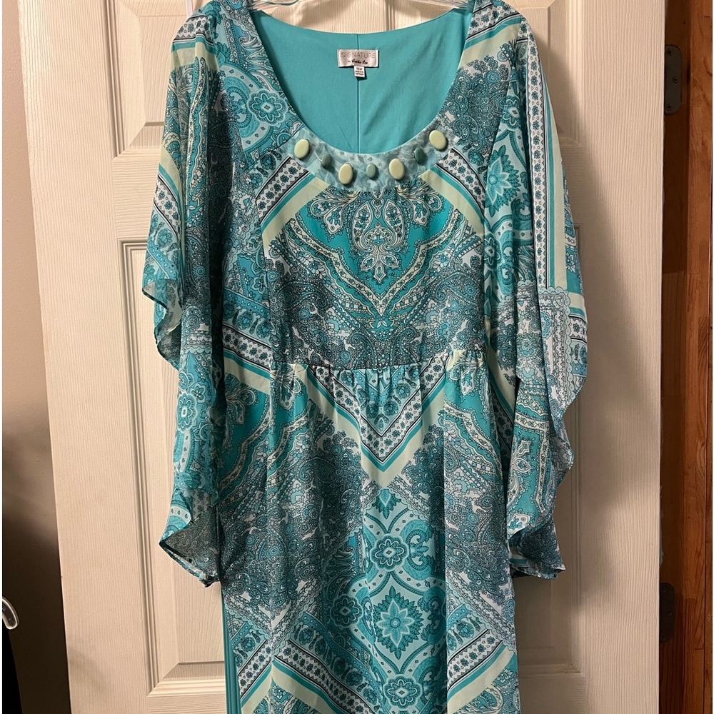 Signature by Robby Bee beautiful dress